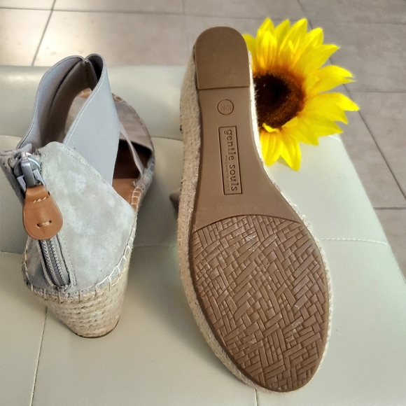 Gentle souls by Kenneth Cole wedge sandals, Size 10M - Picture 9 of 10